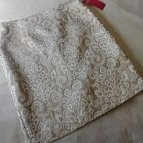 Sunny Leigh Dresses & Skirts - NWT Sunny Leigh Taupe/Ivory Damask Pencil Skirt
